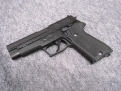 画像2: （１８歳以上用）タナカ ガスガン  ＳＩＧ Ｐ２２０ ＩＣ 陸上自衛隊 ９mm拳銃(ＨＷ)