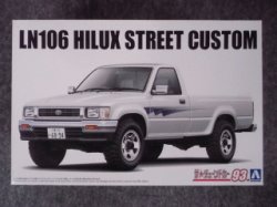 画像1: アオシマ 1/24 ザ チューンドカーシリーズ No.93 LN106 ハイラックス ロングベッド ストリート カスタム '94 (トヨタ)