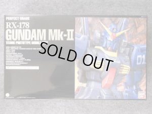 画像1: バンダイ 1/60 PG RX-178 ガンダムMk-II ティターンズカラー (1)