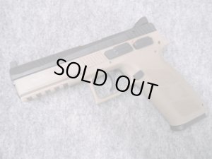 画像1: (１８歳以上用)Ｃａｒｂｏｎ８ ＣＯ２ブローバックガン ＣＺ−Ｐ０９ TANフレーム (1)