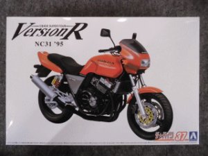 画像1: アオシマ 1/12 ザ バイクシリーズ  No.37 ホンダ NC31 CB400 SUPER FOUR バージョンR '95 (1)