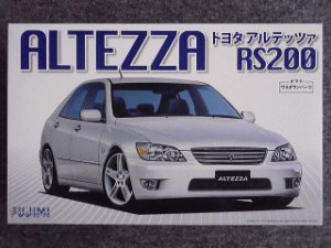 画像1: フジミ 1/24 インチアップシリーズ  No.ID-020 トヨタ アルテッツァ ＲＳ２００ サスダウンパーツ付き (1)