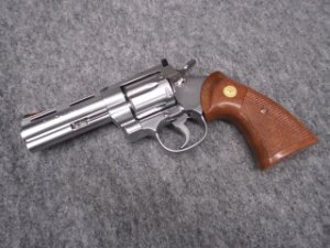 画像1: （１８歳以上用）タナカ ガスガン コルトパイソン 4インチ R-model ステンレスフィニッシュ (1)
