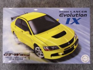 画像1: フジミ 1/24 インチアップシリーズ No.ID-329 三菱ランサーエボリューションIX GSR(GT・Wウィング付き) (1)